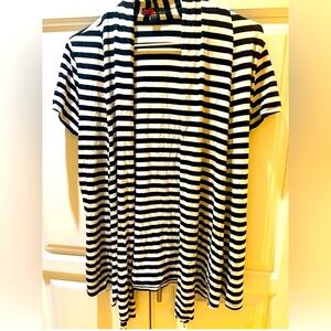 Forever 21 Black and White Striped short-sleeved Cardigan S/P